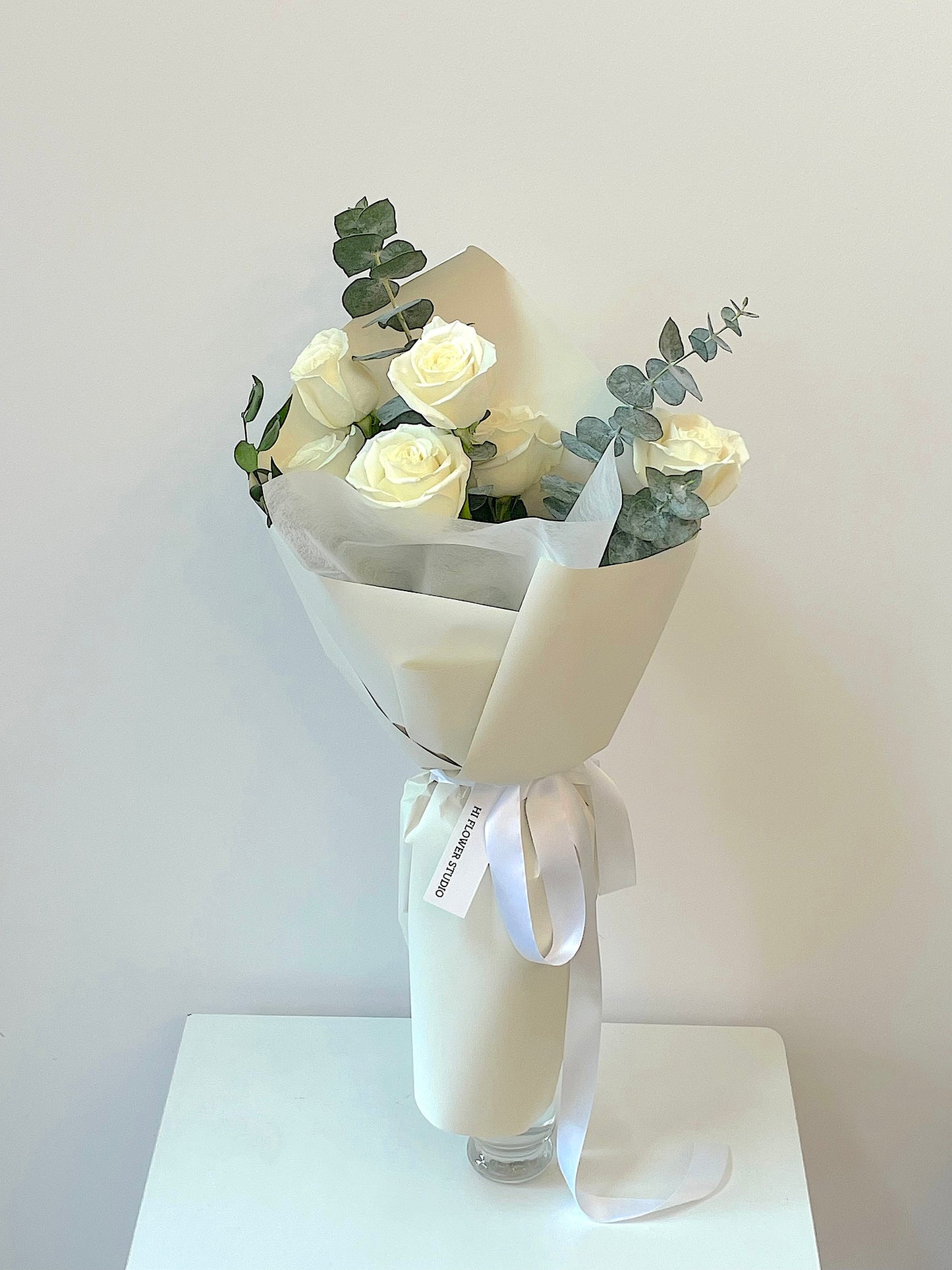 6 White Rose Bouquet