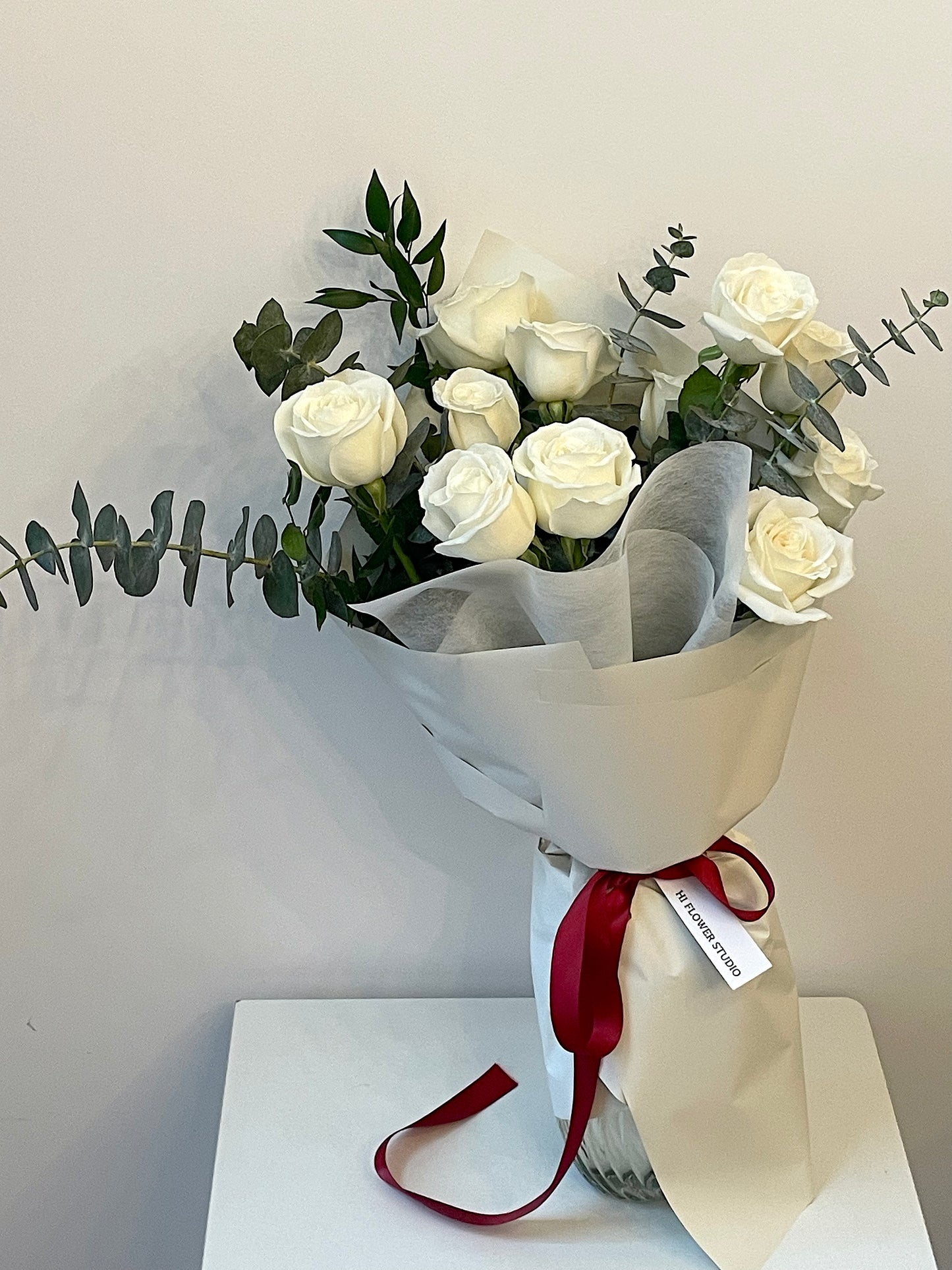 12 White Rose Bouquet