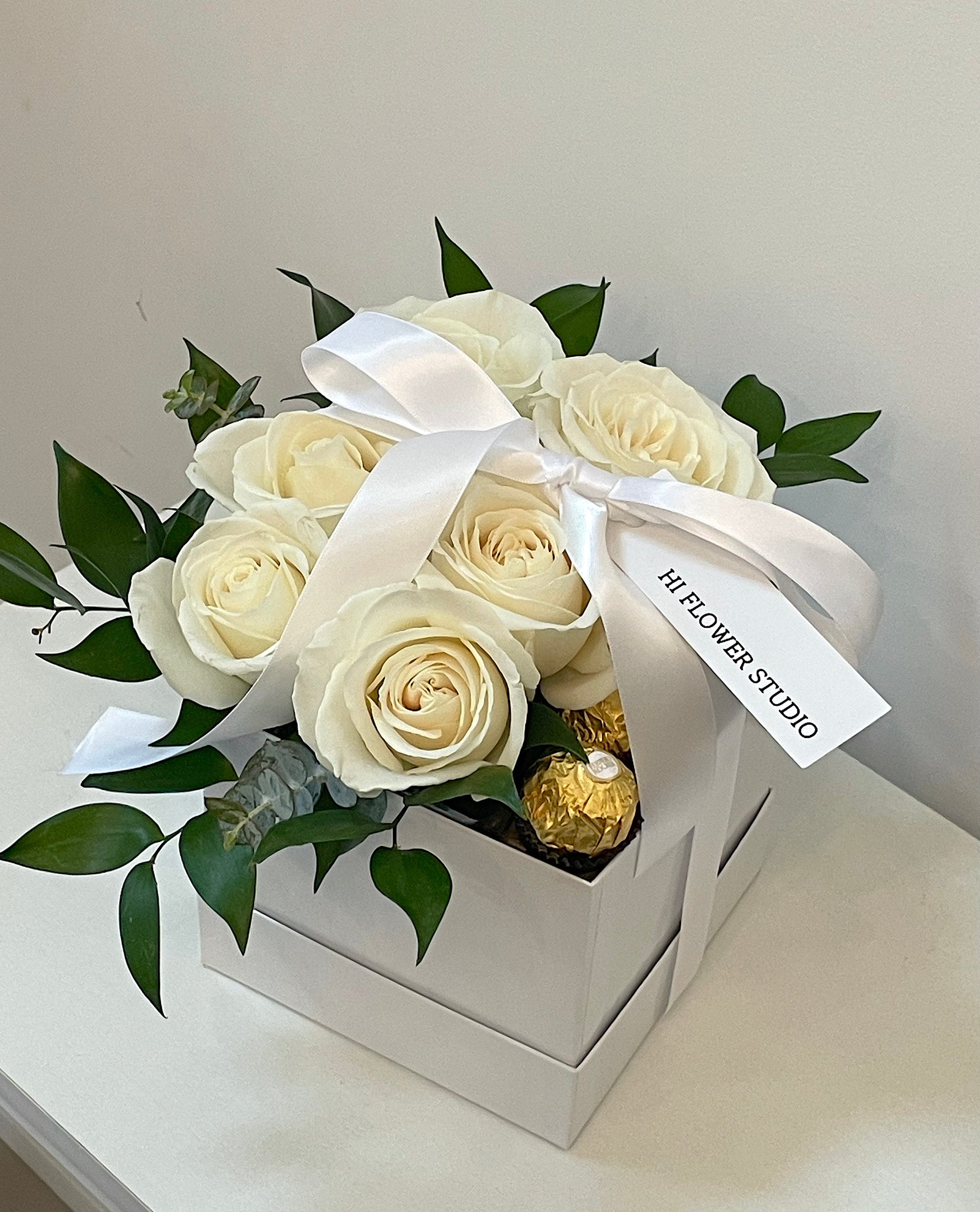 White Roses In Box White Rose Box with Chocolate – Hi Flower Studio